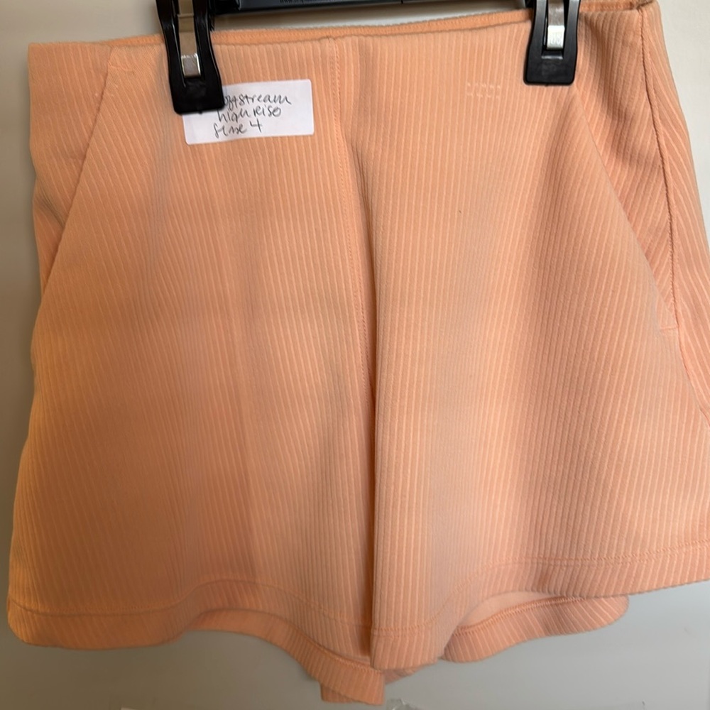 Softstreme high rise ribbed short